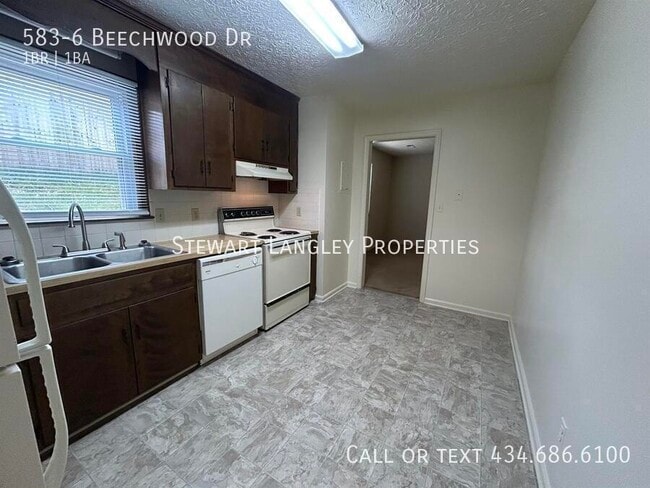 Building Photo - 583 Beechwood Dr