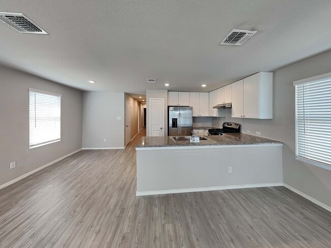 Building Photo - 5437 Verdugos Pl