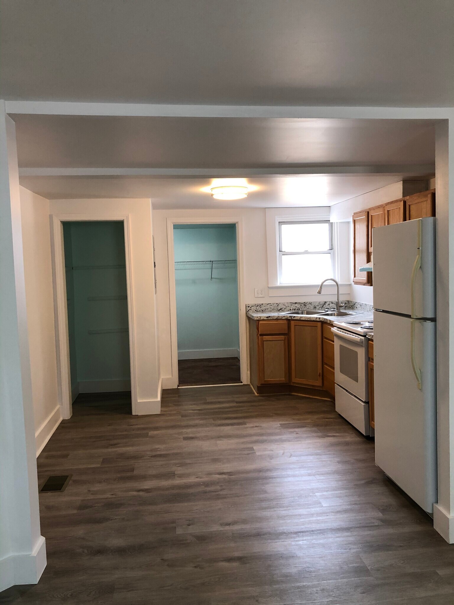 Building Photo - 55 Main St