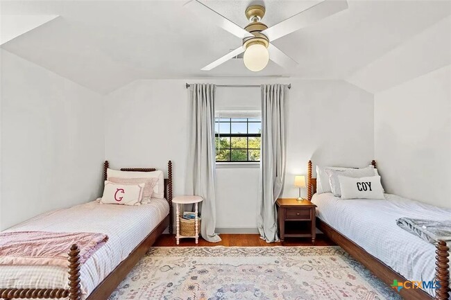 Building Photo - 301 Medlin Creek Loop