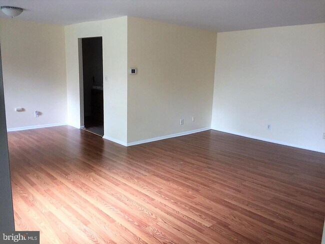 Building Photo - 4000 Gypsy Ln