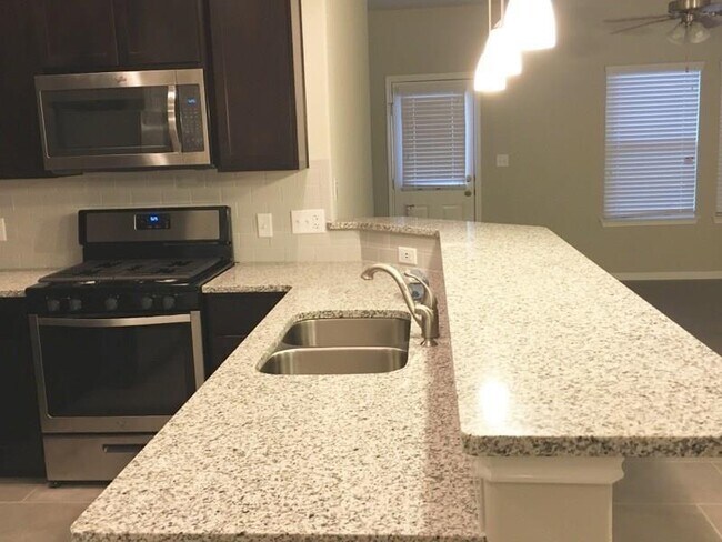 Building Photo - 2304 S Lakeline Blvd