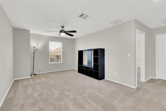 Building Photo - 900 Sawbuck Dr