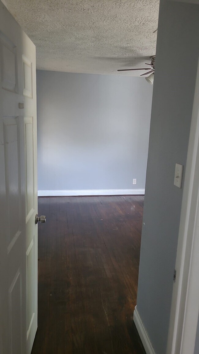 Building Photo - 3026 Sunbeam St