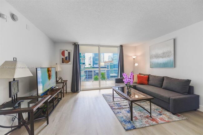Building Photo - 1200 Brickell Bay Dr