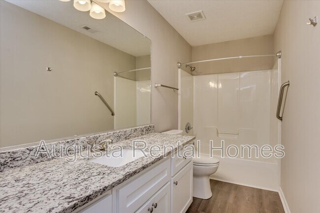 Building Photo - 108 Kelly Dr