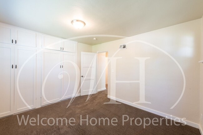 Building Photo - Remodeled Single-Family Home Close to Whitman College