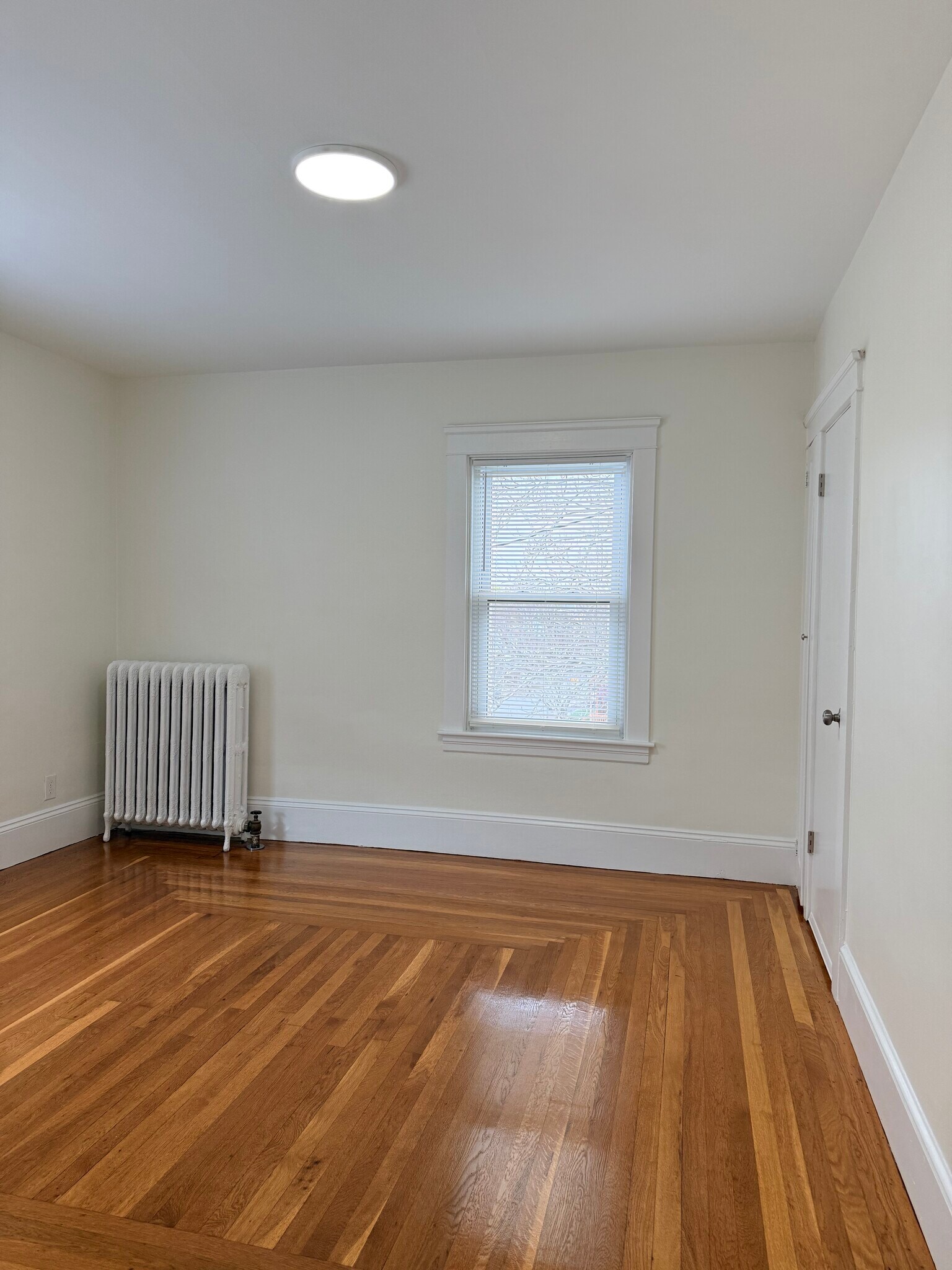 Living room - 90 Spruce St