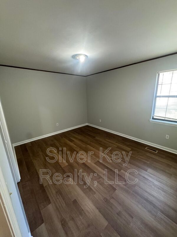 Building Photo - 123 Co Rd 622