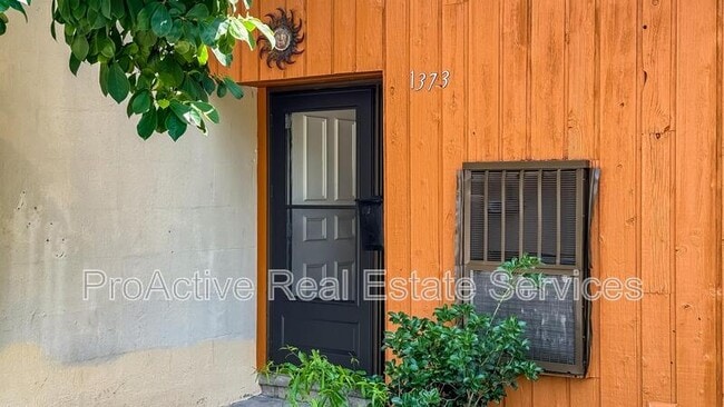 Primary Photo - 1373 E Tanners Creek Dr