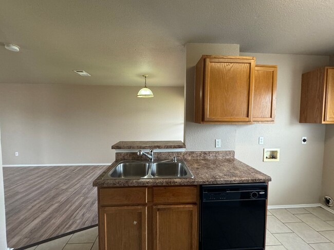 Building Photo - 5702 Greengate Dr