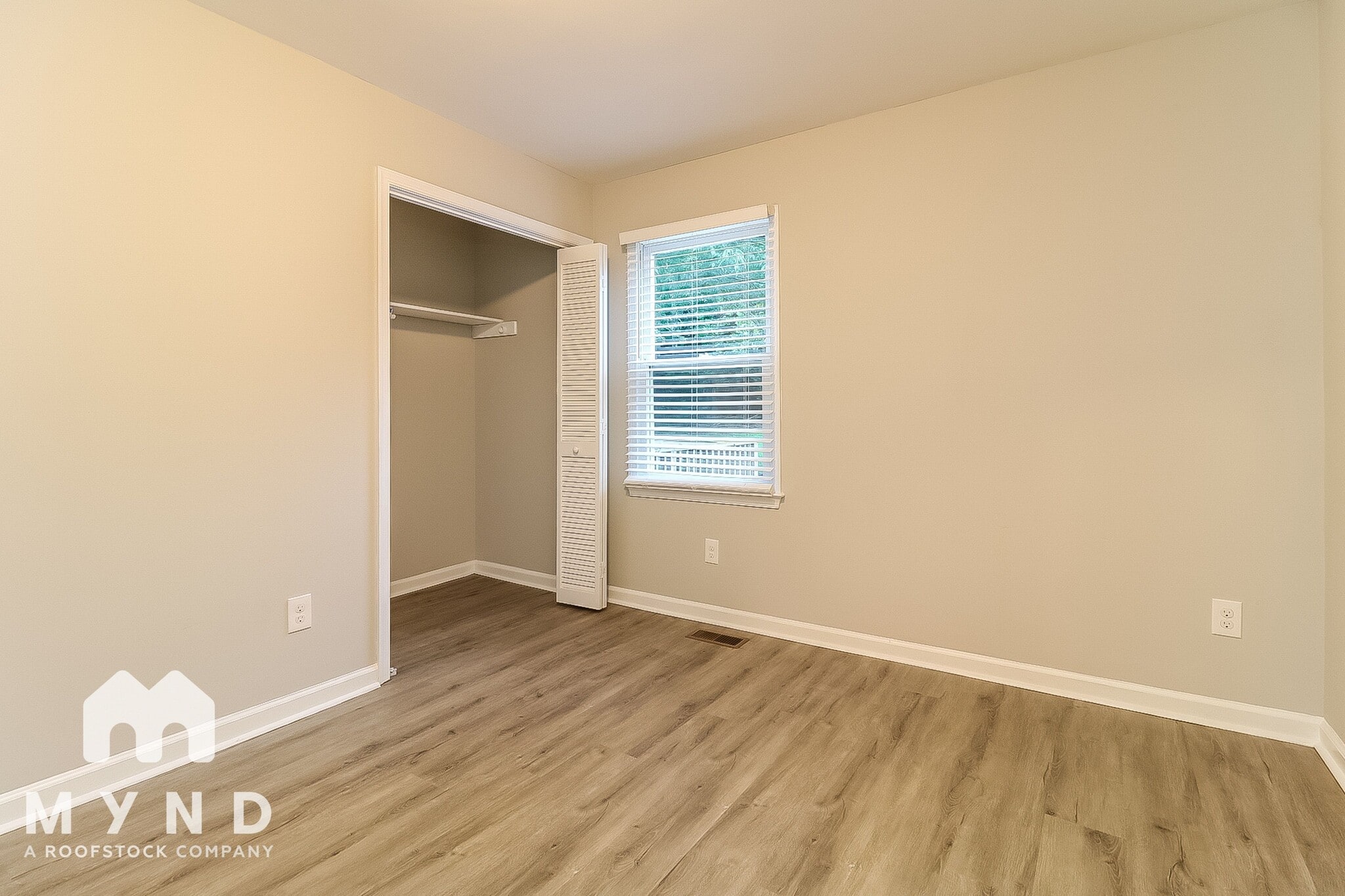 Building Photo - 5037 Huntingcreek Dr