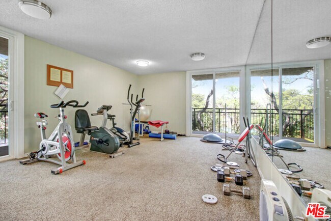 Building Photo - 1885 Veteran Ave