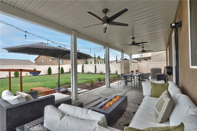 Building Photo - 33063 Table Rock Dr