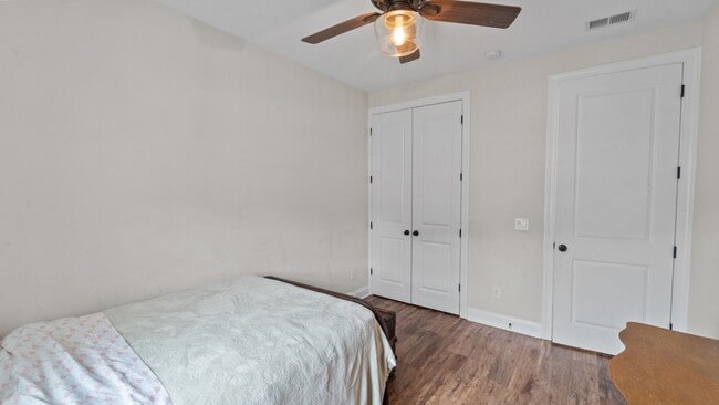 Building Photo - Spacious 6-Bedroom Waterfront Home in Richmond Hill, GA