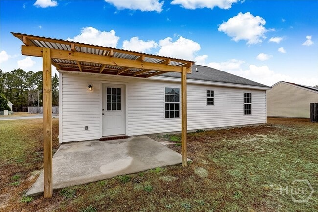 Building Photo - 133 Willow Dr