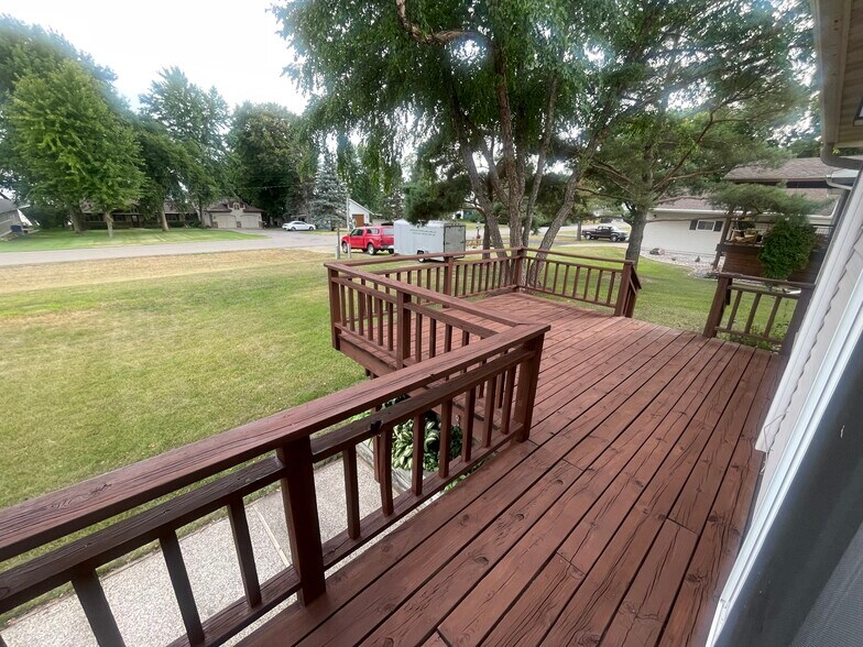 Deck - 622 N Shore Dr