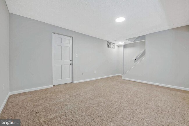 Building Photo - 22 Craftsman Ct