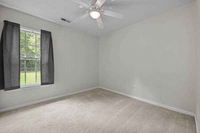 Building Photo - Welcome to Jumping Run Creek!