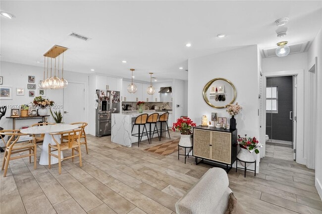 Building Photo - 837 Alberca St