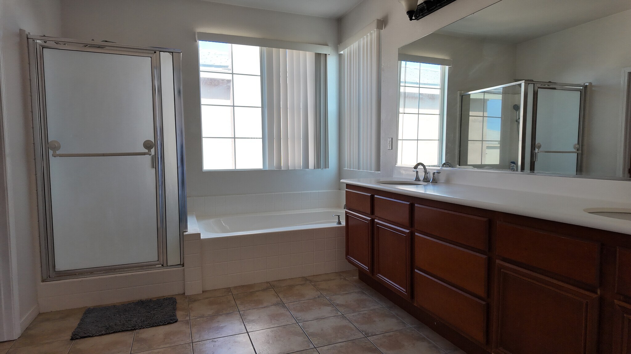 Building Photo - 5769 Paddington Dr
