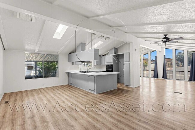 Building Photo - 1360 Cabrillo Dr