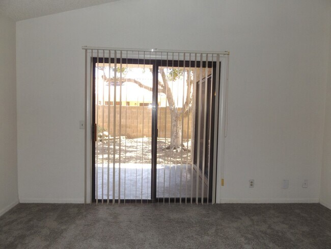 Building Photo - AVAILABLE NOW IN AHWATUKEE!!!