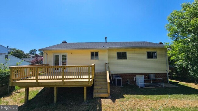 Building Photo - 1206 Raydale Rd