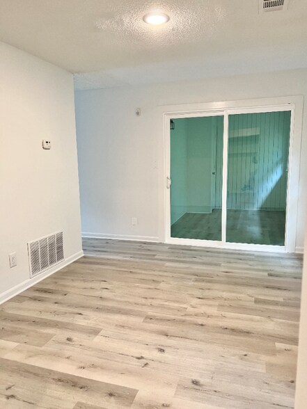 Building Photo - 1166 Booth Rd