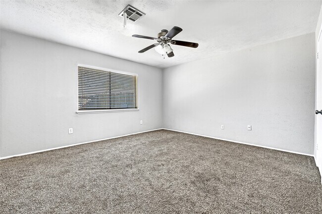 Building Photo - 4350 Kacee Dr