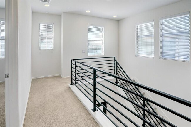 Building Photo - 2106 Tasmanian Tiger Trace