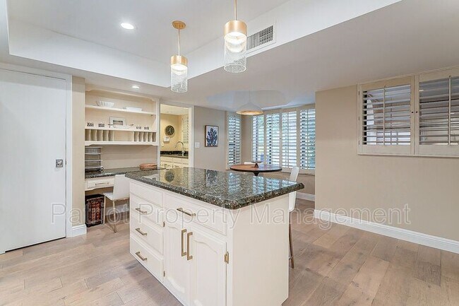 Building Photo - 8602 E Vista Del Lago