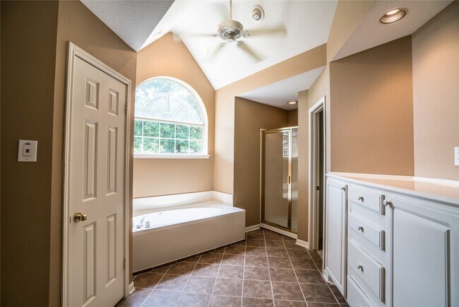 Building Photo - 7110 Adobe Ct