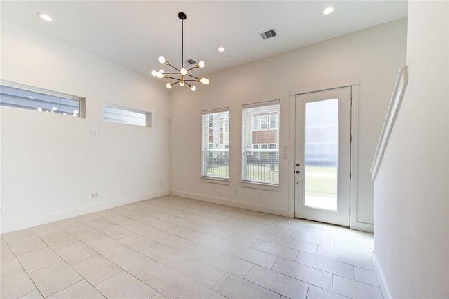 Building Photo - 564 Janisch Rd