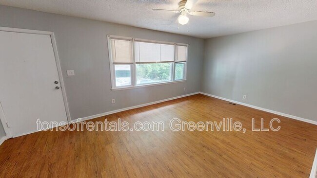 Building Photo - 1427-B Grant Circle