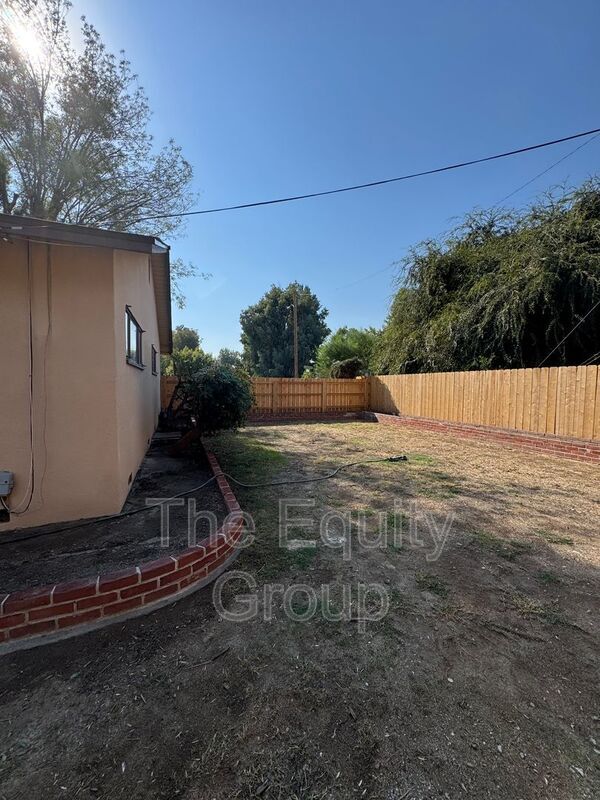 Building Photo - 2710 E Westcott Ave