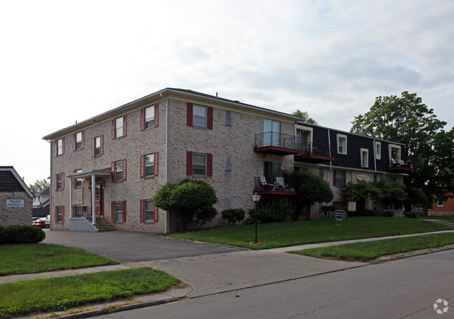 Primary Photo - Governor's Manor Apartment