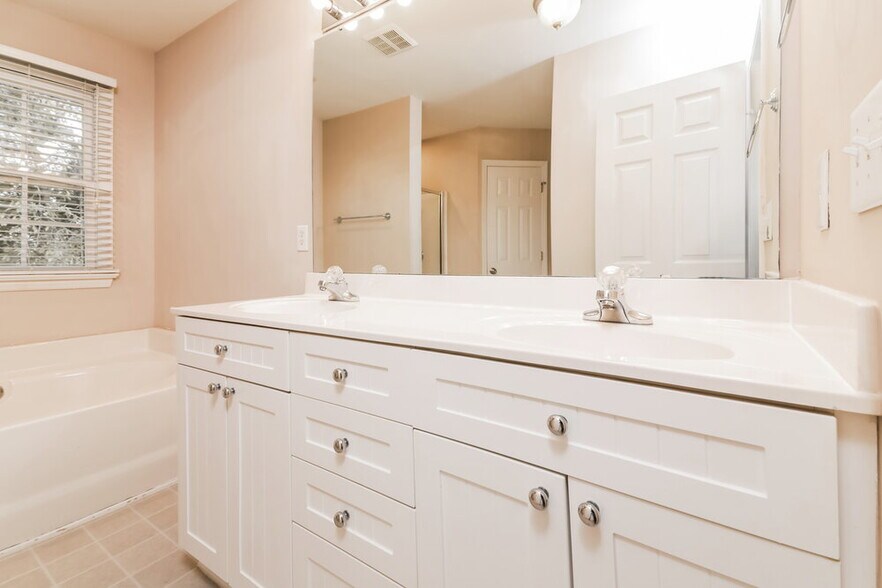 Building Photo - 7701 Harps Mill Woods Run