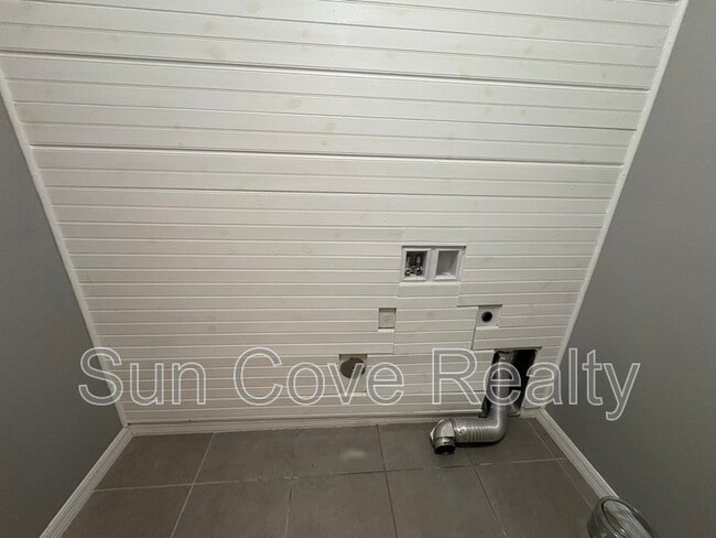 Building Photo - 31818 Tansy Bnd