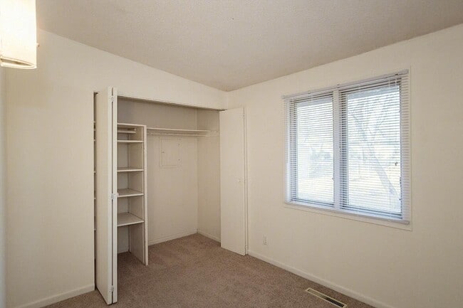Building Photo - 500 Eldora Ln