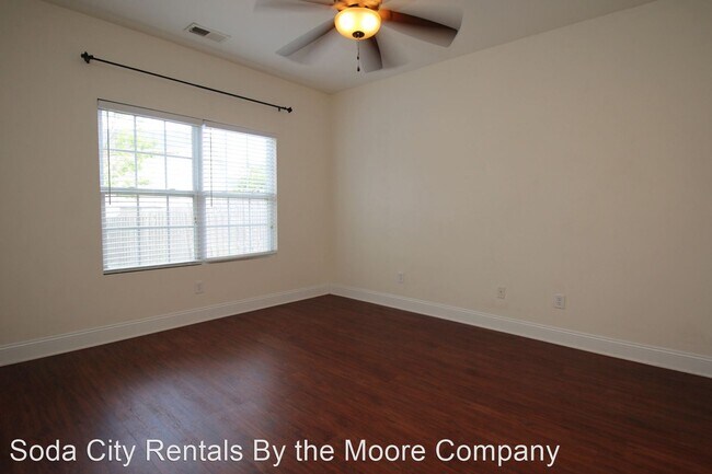Building Photo - 2 br, 2.5 bath House - 119 Bonhomme Circle
