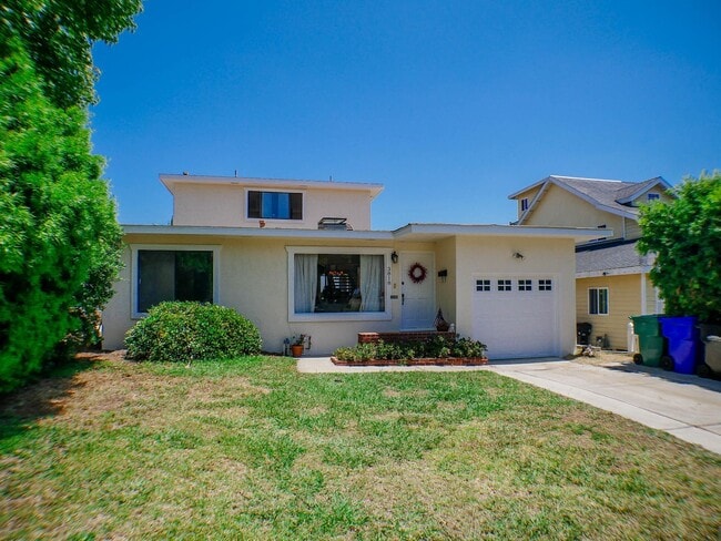 Primary Photo - OPEN HOUSE, NOV. 24th at 2 pm - Downtown/Harbor Views!