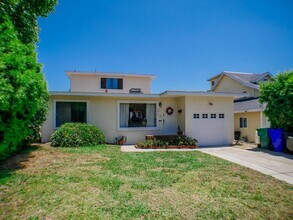 Building Photo - Downtown/Harbor Views!