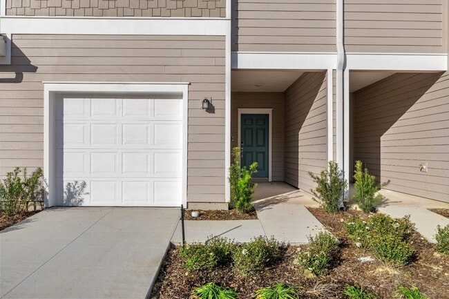 Building Photo - 3632 SE 37th Ct