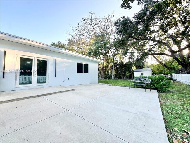 Building Photo - 7800 SW 57th Ct