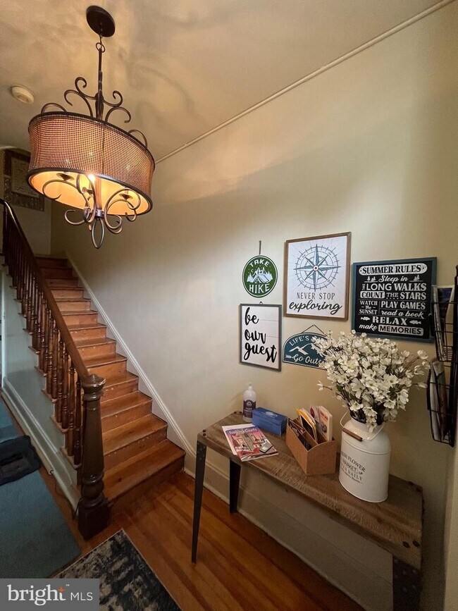 Building Photo - 509 S Market St