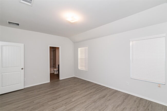 Building Photo - 2761 Madison Ct