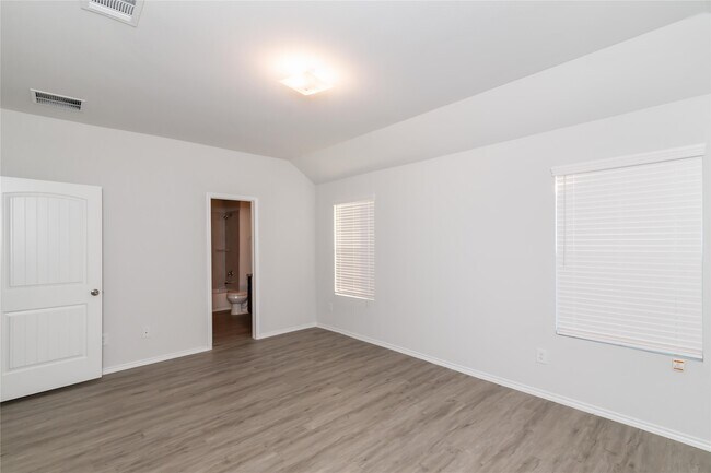 Building Photo - 2780 Madison Ct