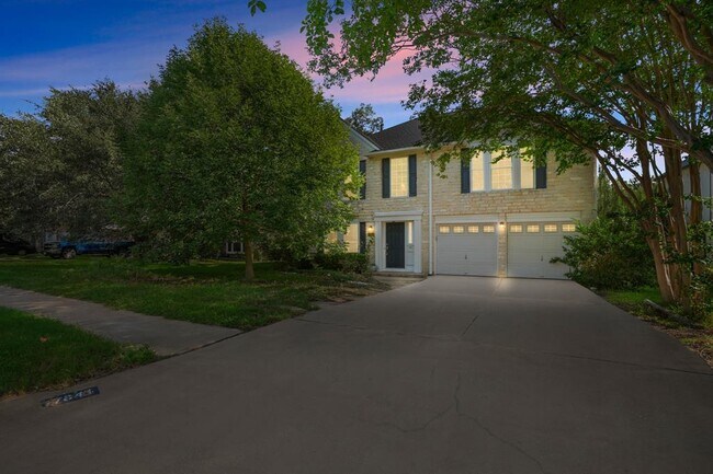 Building Photo - 17841 Park Valley Dr