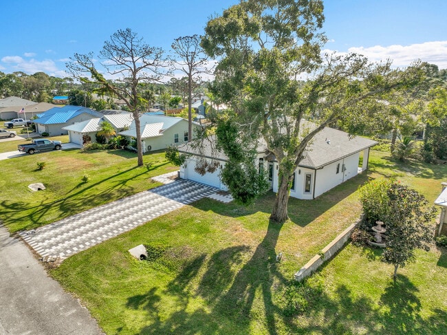 Building Photo - 6607 Deland Ave